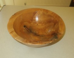 Acacia bowl by Bill Burden